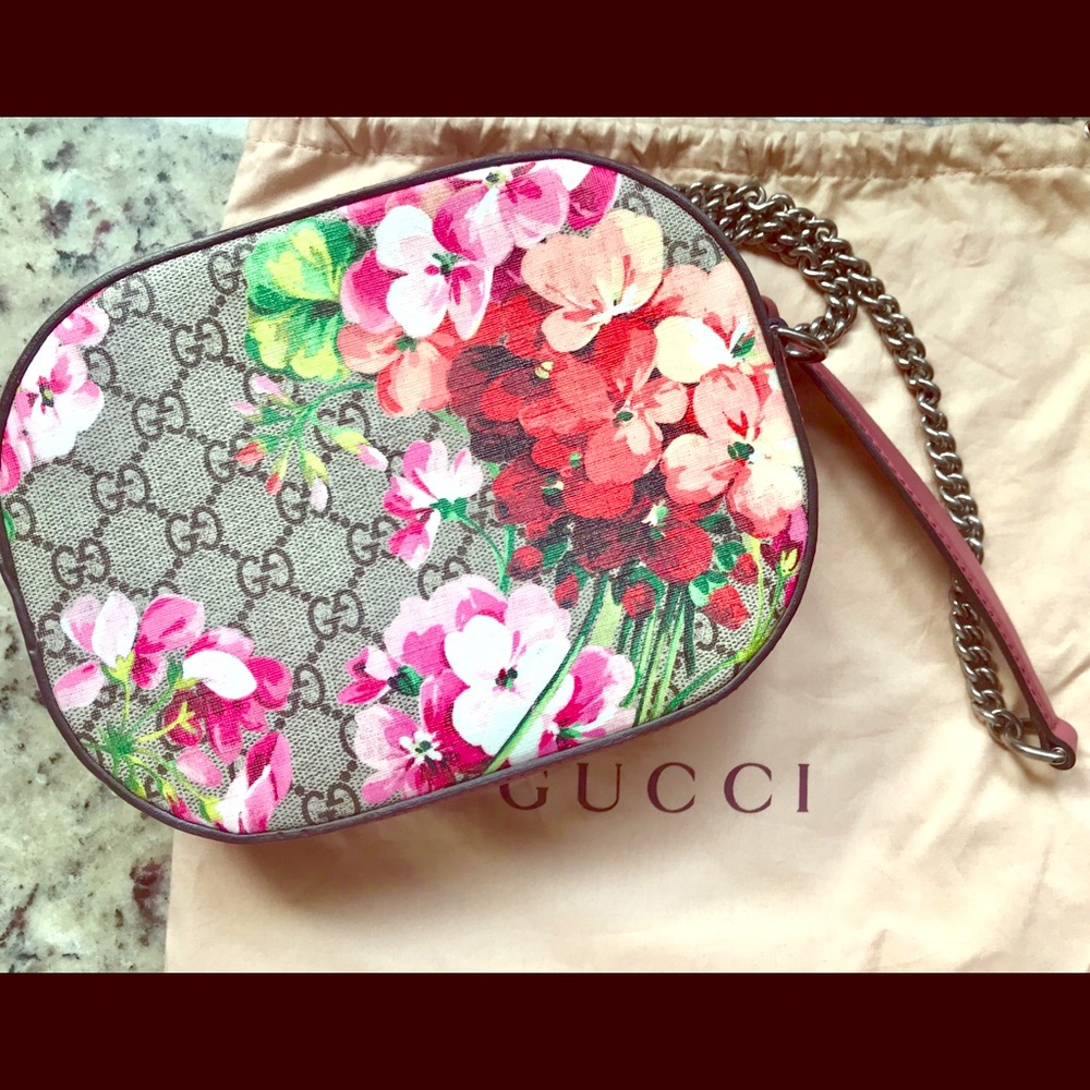 GUCCI BLOOMS GG SUPREME MINI CHAIN BAG